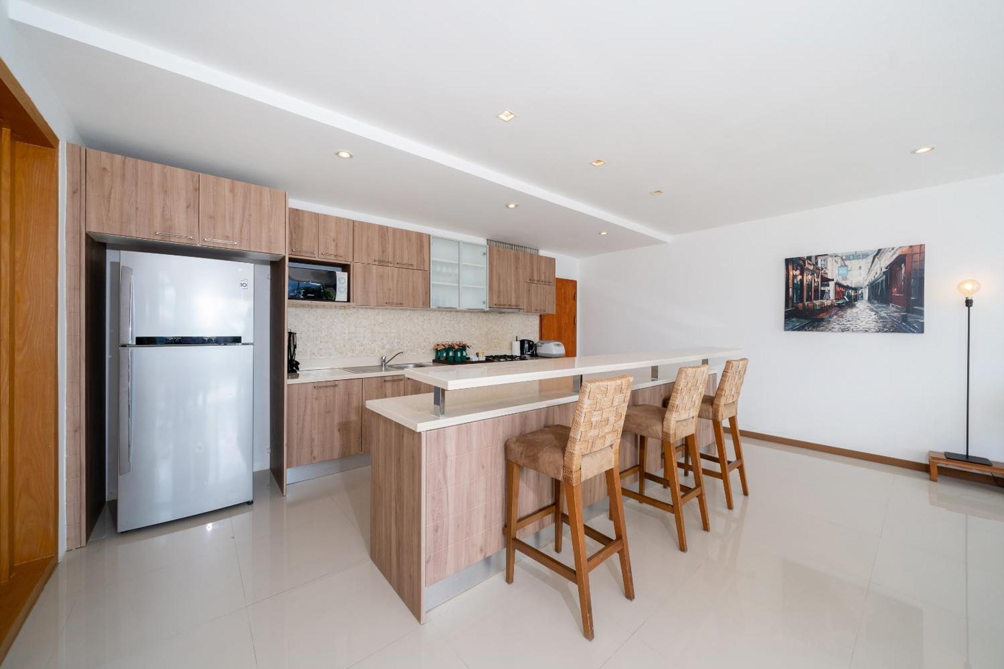 إندوتشين ريزورت آند فيلاز Patong المظهر الخارجي الصورة A modern kitchen