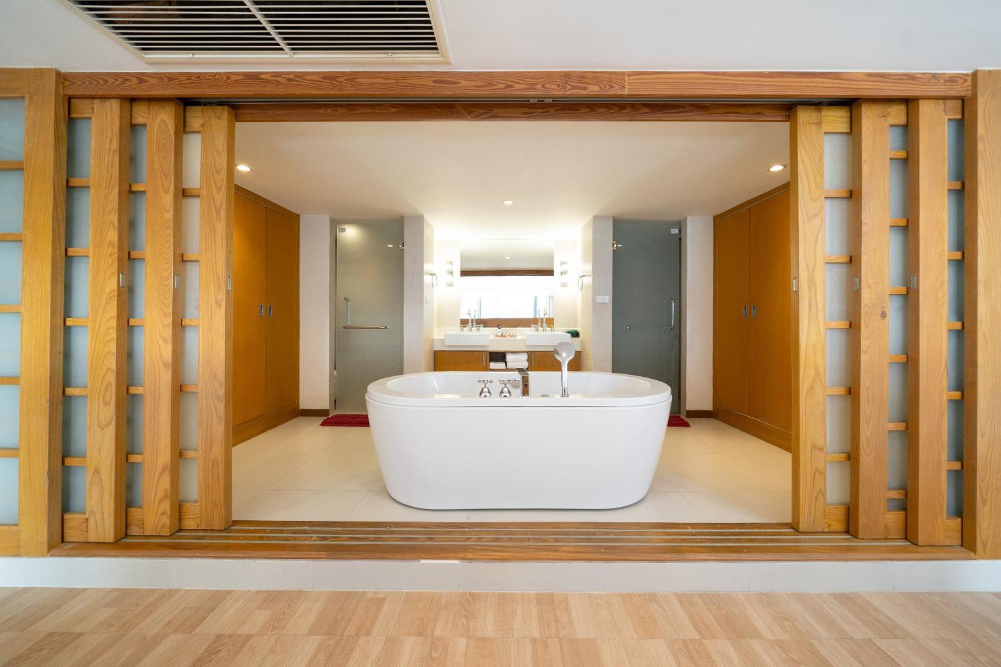 إندوتشين ريزورت آند فيلاز Patong المظهر الخارجي الصورة Bathroom