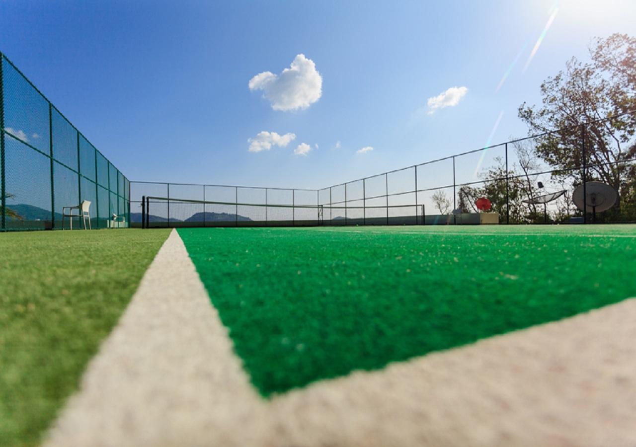 إندوتشين ريزورت آند فيلاز Patong المظهر الخارجي الصورة Artificial grass tennis court